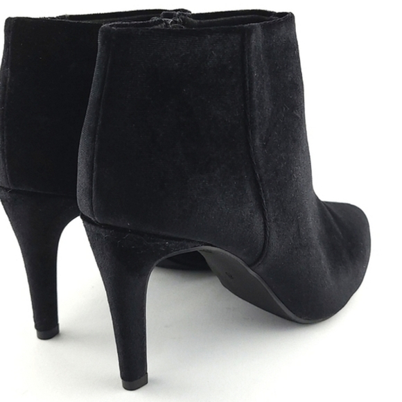 Old Navy Black Velvet  Heeled Ankle Boots Pointy Toe Side Zipper Size 8 - Picture 7 of 15